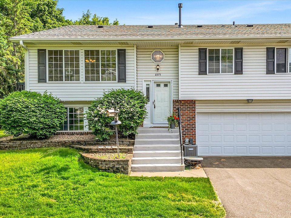 1st image of 8575 Yalta Ln NE