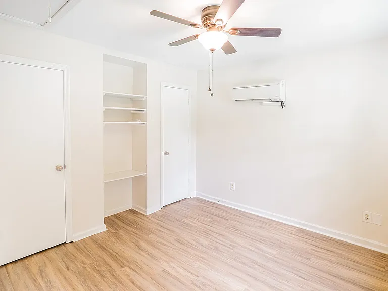 1671 Hunley Ave #B — Photo 8