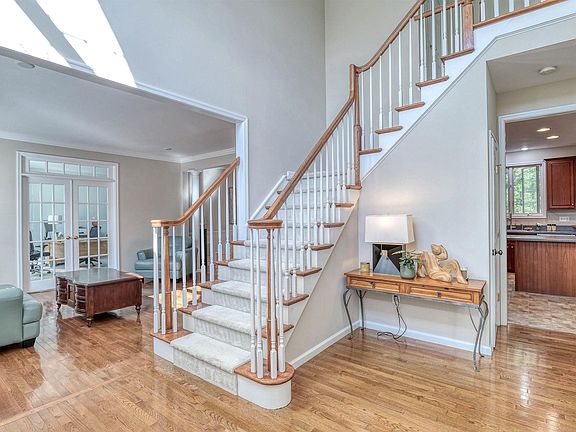 3rd image of 50 Marshall Dr