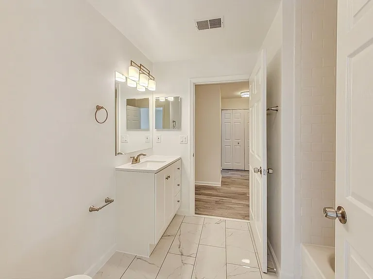 15300 Diamond Cove Ter #4 — Photo 17