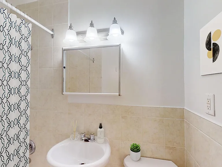 1700 Victoria Park Ave — Photo 9