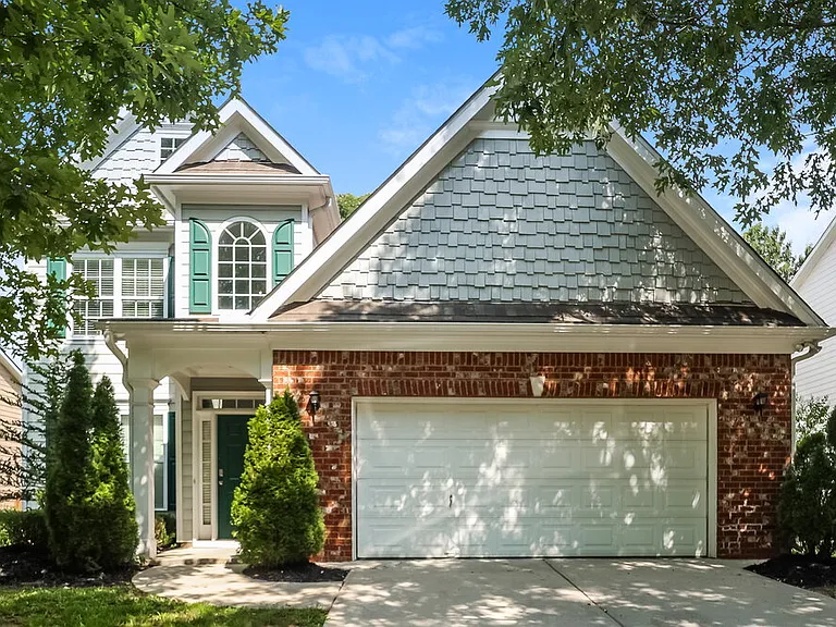 89 Lakeshore Pkwy — Photo 1