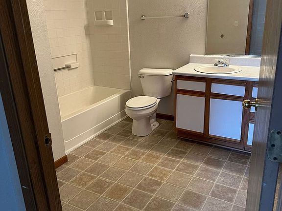 5th image of 2665 Senter Ave #16