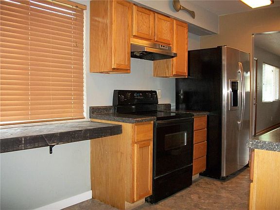 5th image of 36 Eastridge Dr