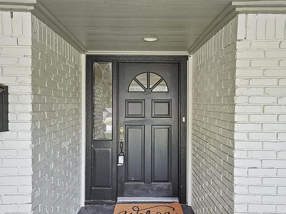 4th image of 2307 Blue Willow Dr