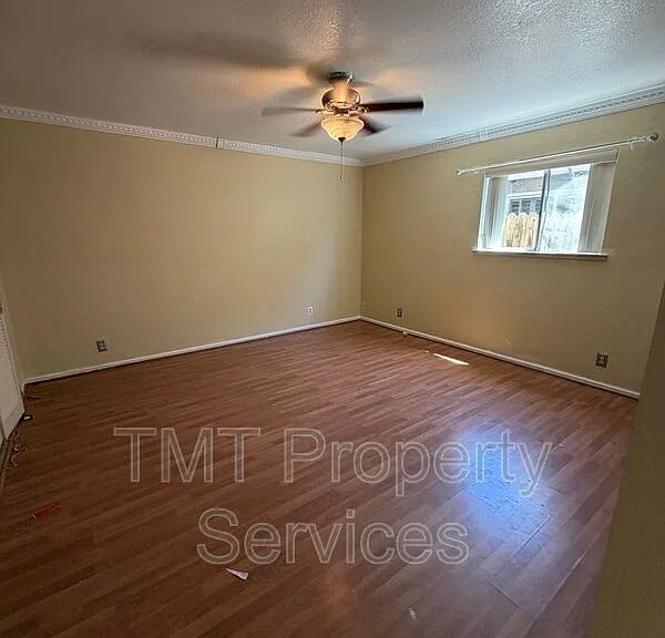 930 Graywood Cir — Photo 23