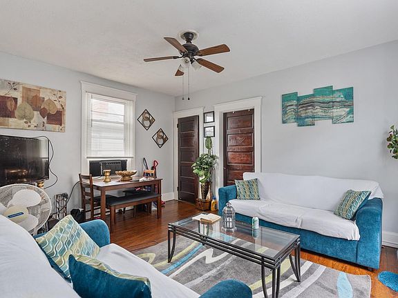 4th image of 2427 Robertson Ave