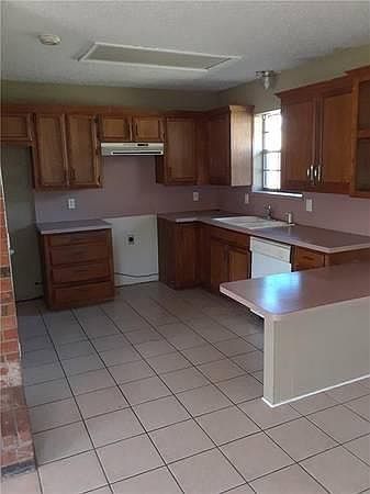 2nd image of 502 Cortes St