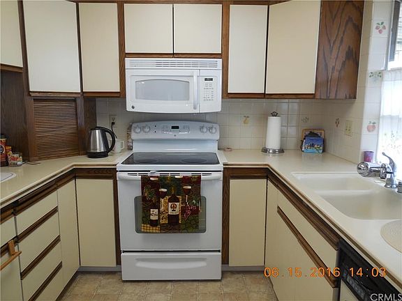 5th image of 22711 Maple Ave Unit A