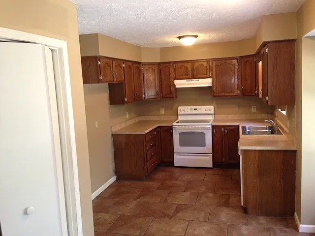1651 W Wayland St — Photo 3