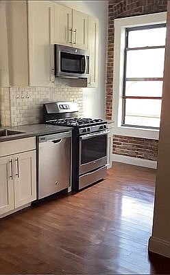 1st image of 309 W 11th St