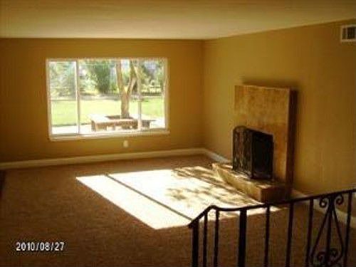 3rd image of 6012 Parkoaks Dr