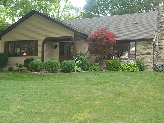 2nd image of W148N7329 Woodland Dr