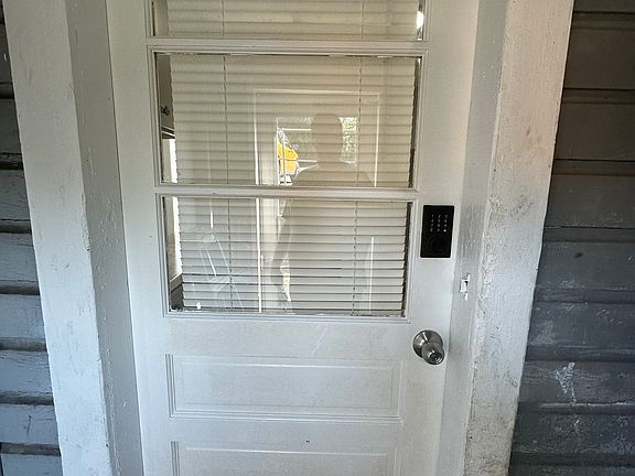 4th image of 23 S Burhans Blvd