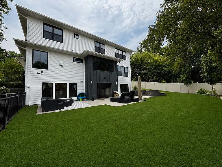 45 Western Ter — Photo 2