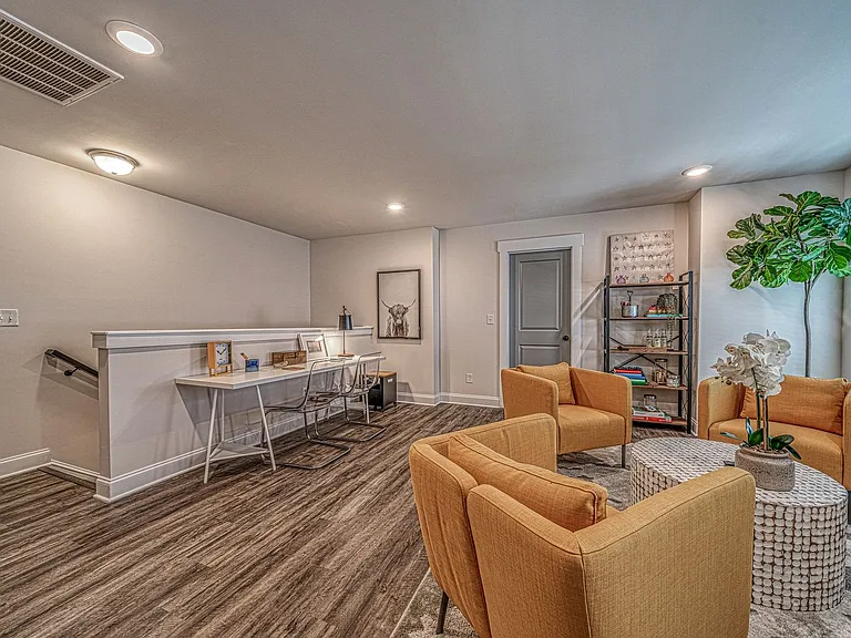New Classically designed Duet style homes for Rent in Charlotte — Photo 28