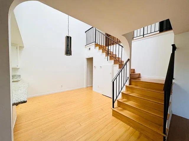 4622 W Broadway — Photo 8