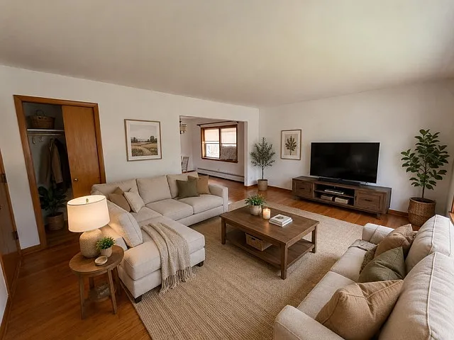 Living room at entrance
