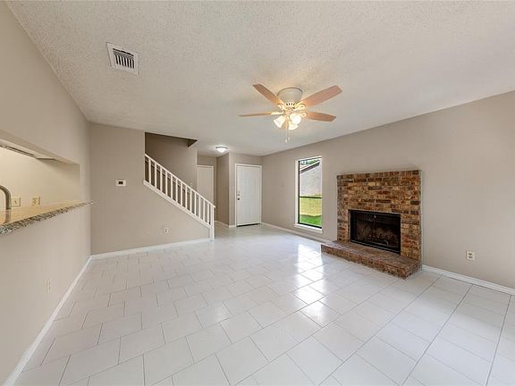 3rd image of 2608 Gwendolyn Ln APT B