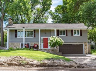 8517 Northwood Pkwy, New Hope, MN 55427
