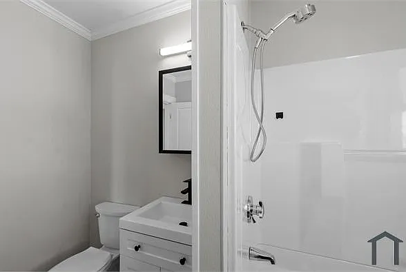 47 Walnut St #49F3 — Photo 16
