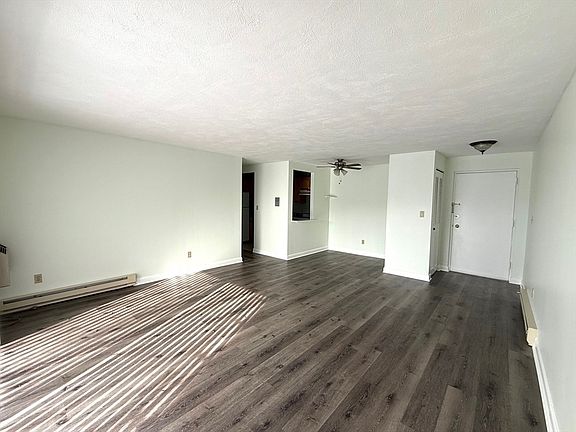4th image of 37 Fountain Ln APT 6