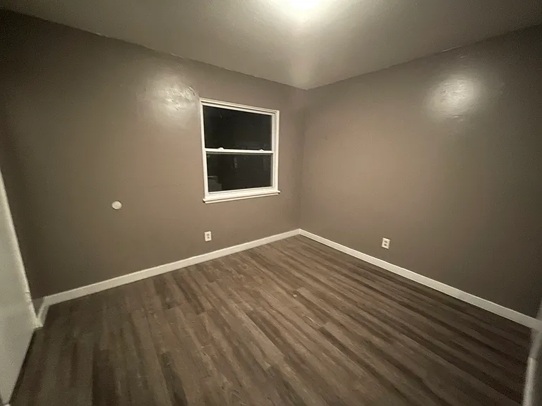 1099 Brown St — Photo 13