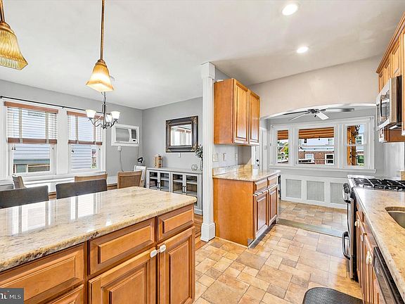 5th image of 1210 Harding Dr