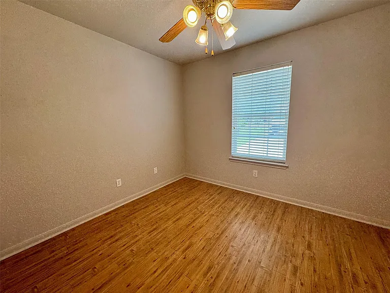 1806 Dublin Dr — Photo 15