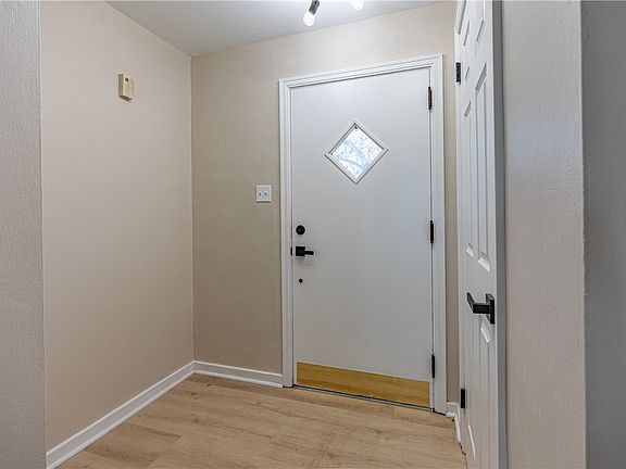 3rd image of 415 Charlotte Dr