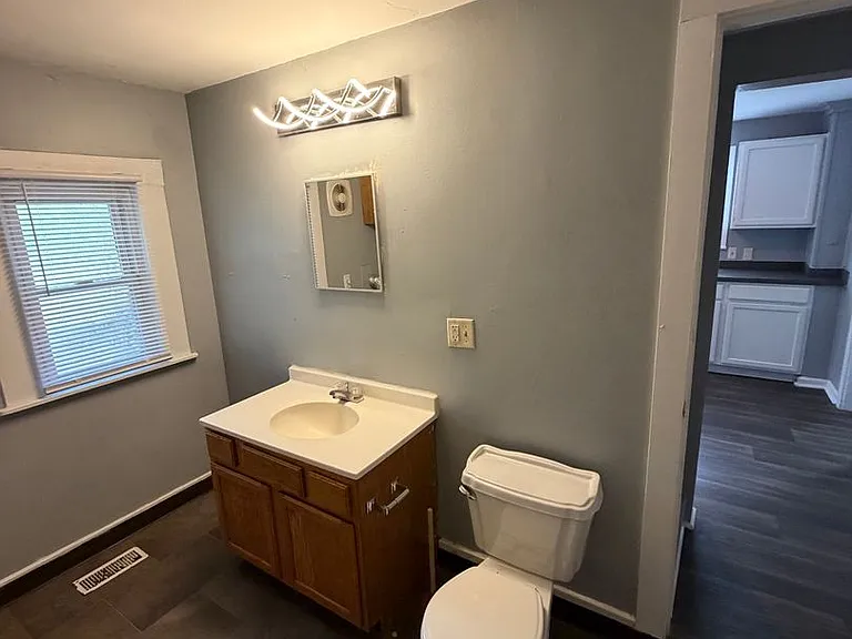 419 N Pennsylvania Ave — Photo 13