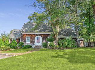 892 Pondview Rd, Riverhead, NY 11901