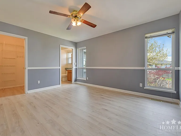 6375 187a St #UPPER HOUSE — Photo 20