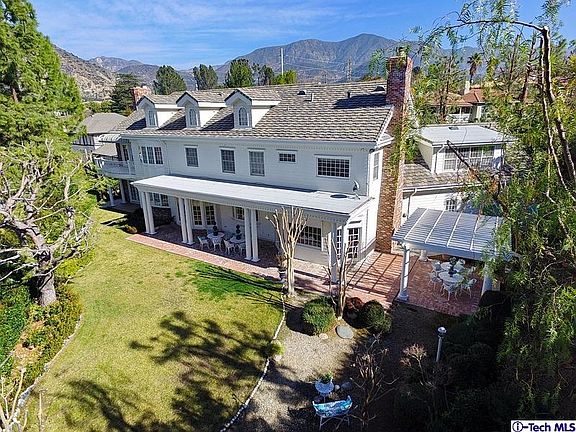 2nd image of 812 Greenridge Dr
