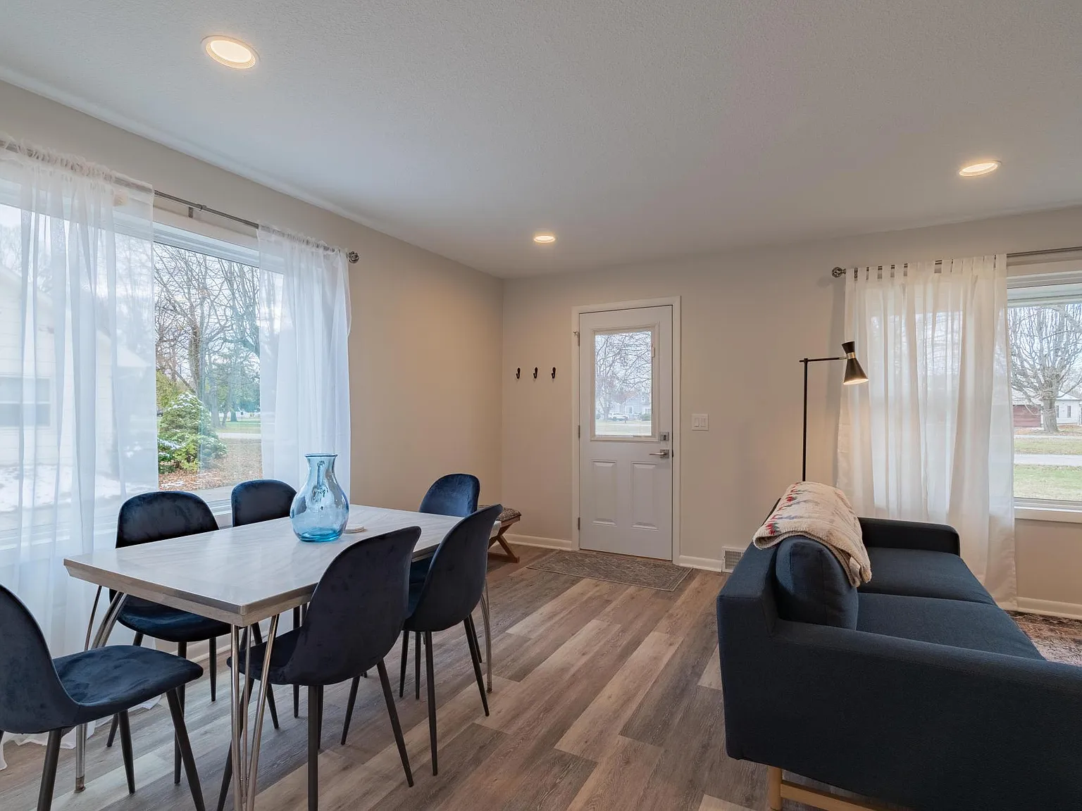 3 bed, 1200 sqft, $2,550 — Photo 3