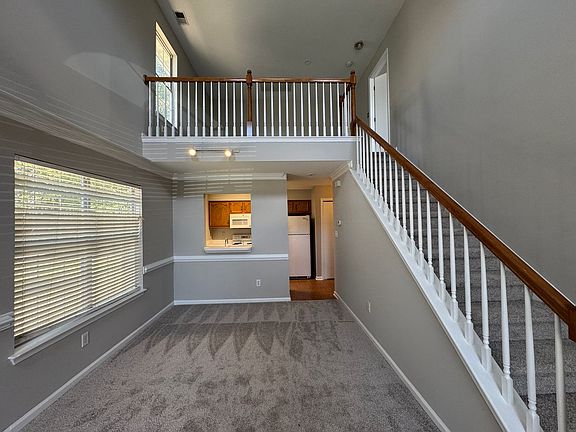 4th image of 480 Adkins Arch