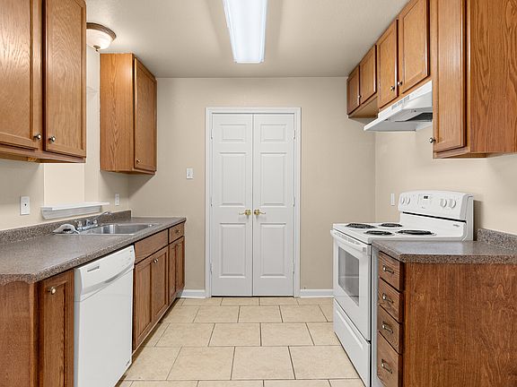 5th image of 233 E Craven Ave #233
