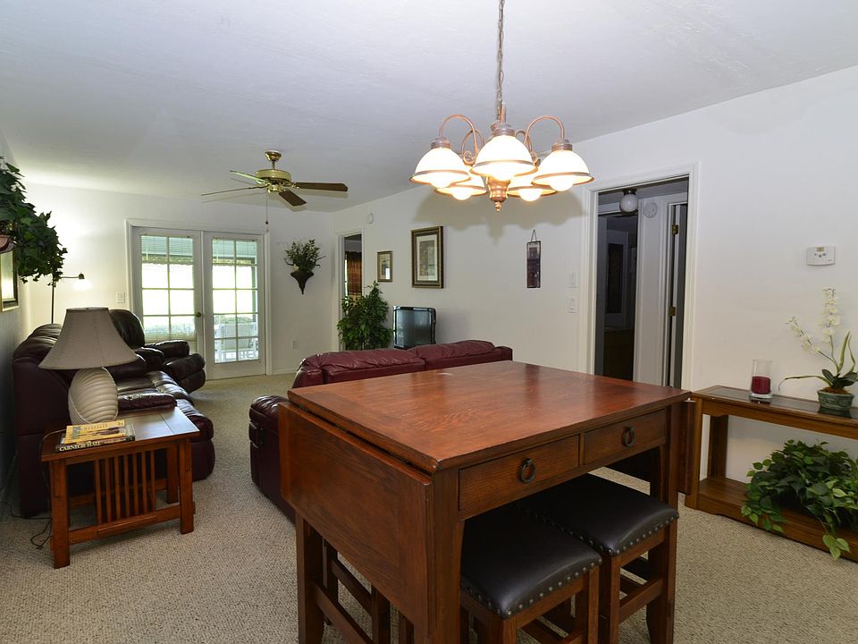 Dining Area...