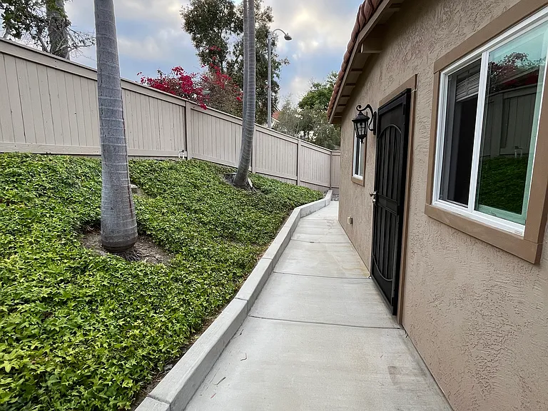 1355 Woodview Ct — Photo 1