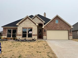 108 Goldfinch Rd, Joshua, TX 76058