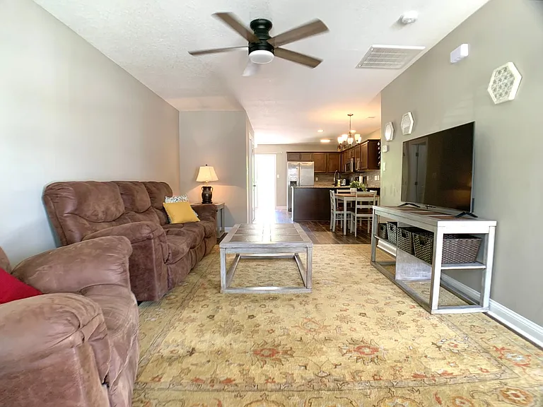 364 Sam Houston Cir — Photo 4