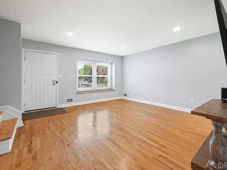 427 Gambocz Ct — Photo 18