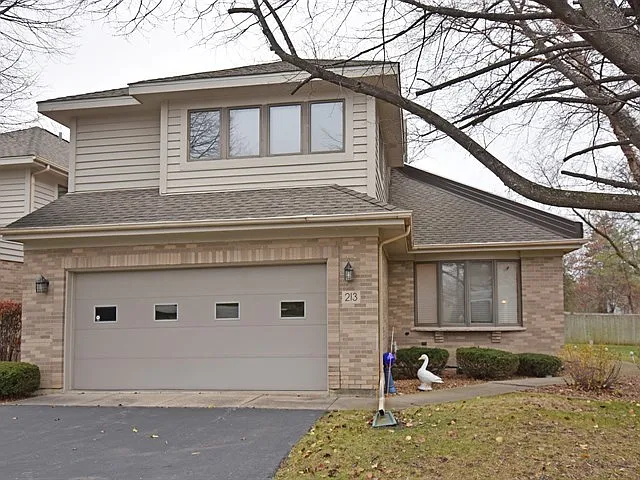 213 Cove Dr photo 1