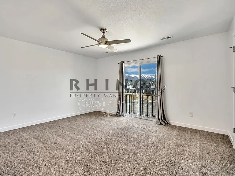 880 N Herman Dr — Photo 10