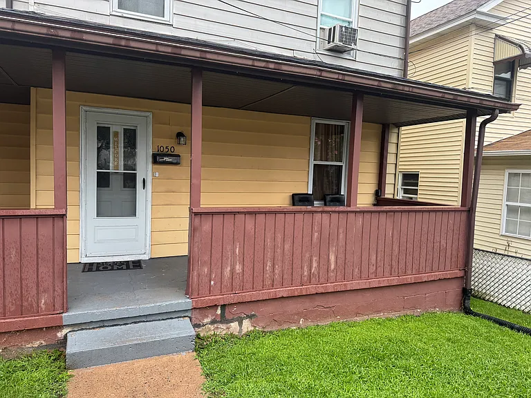 1050 Birkbeck St #1050 — Photo 9
