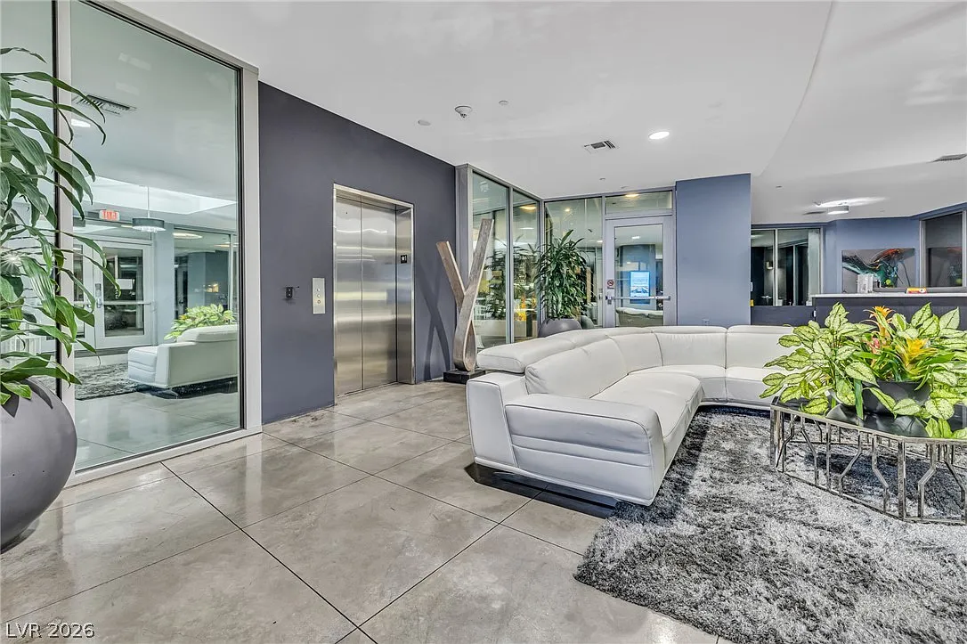 1 bed, 1.5 bath, 1126 sqft, $1,900 — Photo 3