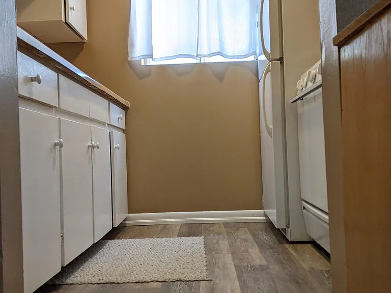 109 W Washington Ave — Photo 22
