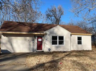 2514 SW 23rd St, Topeka, KS 66611