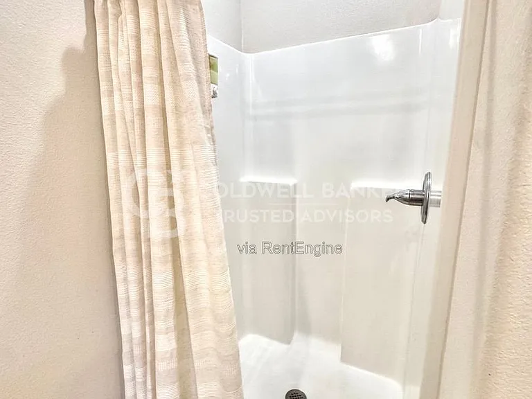 5528 Lehigh St — Photo 21