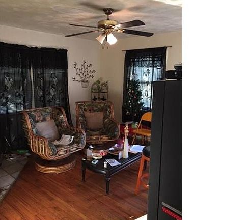 4th image of 7141 Roslyn Dr